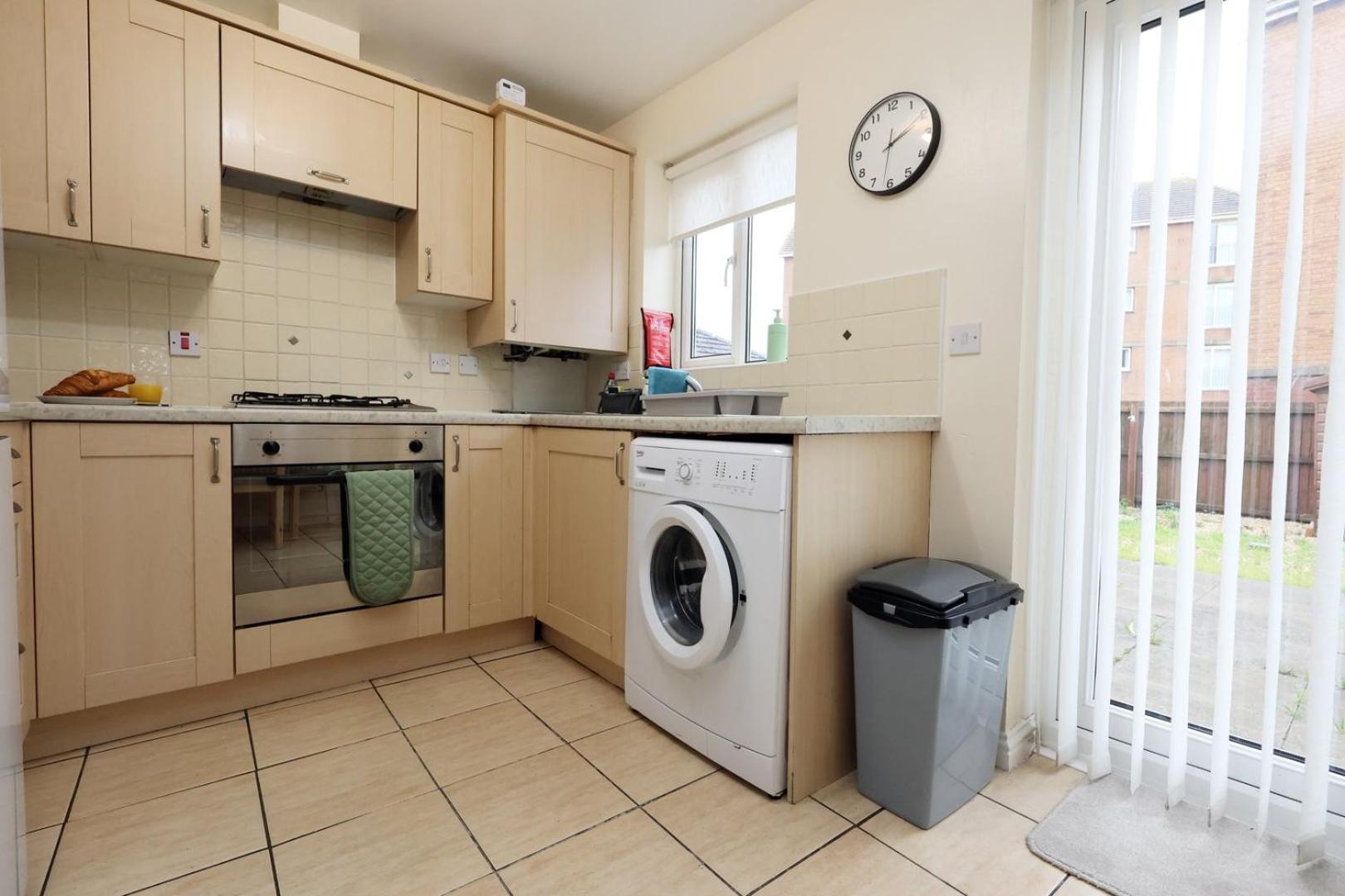 Relaxing 2-Bed Coastal Escape In Port Talbot Apartment Bagian luar foto