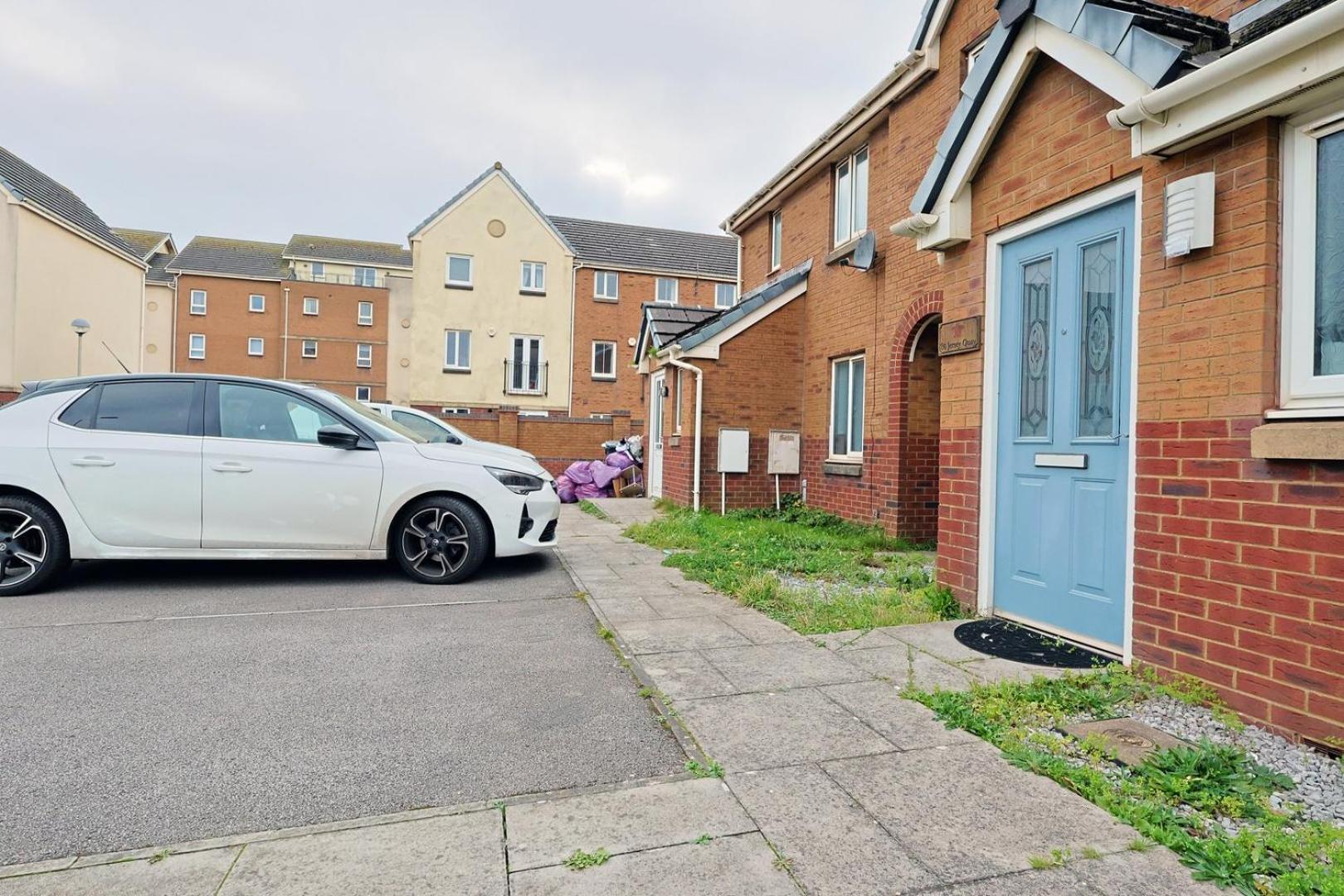 Relaxing 2-Bed Coastal Escape In Port Talbot Apartment Bagian luar foto