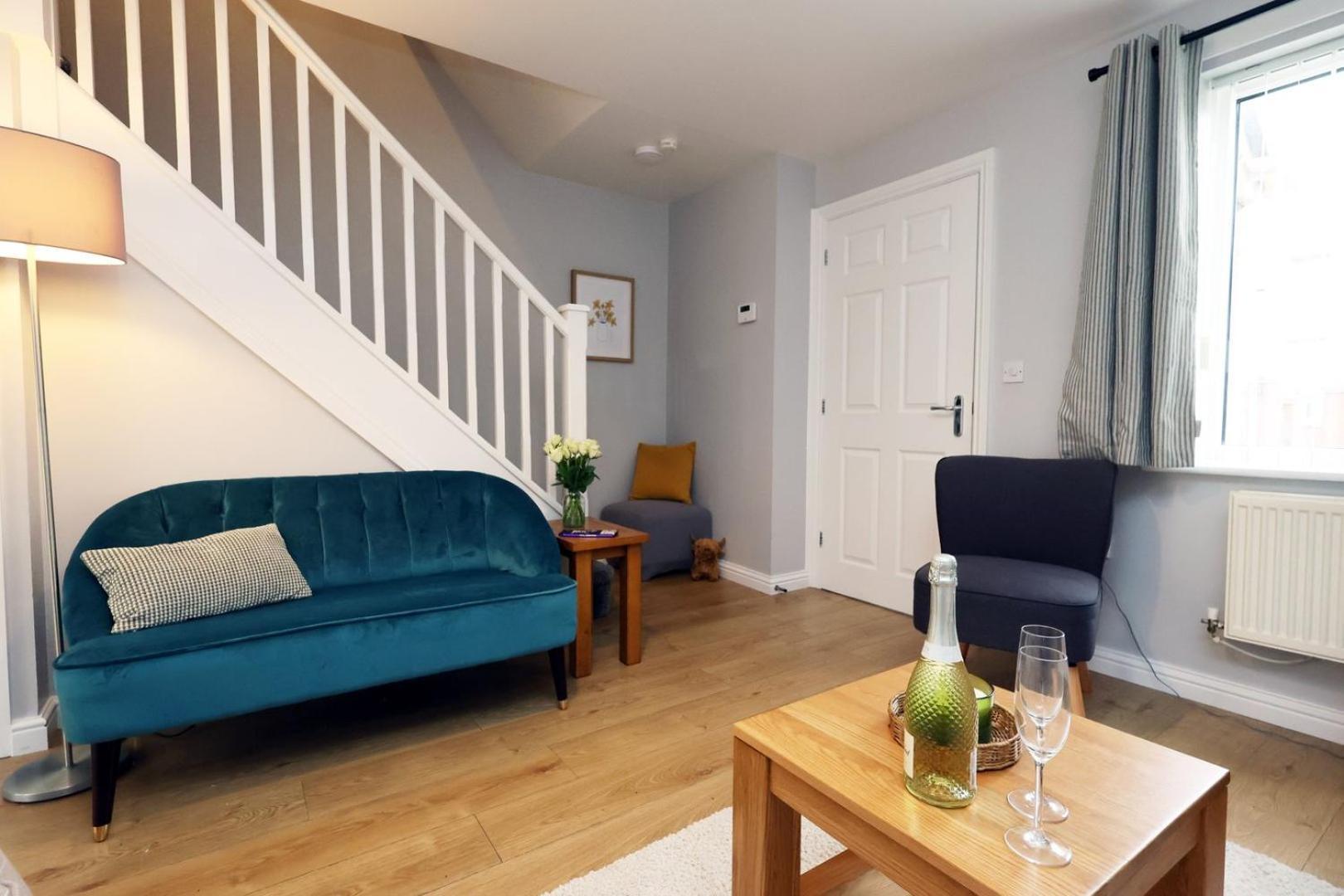 Relaxing 2-Bed Coastal Escape In Port Talbot Apartment Bagian luar foto